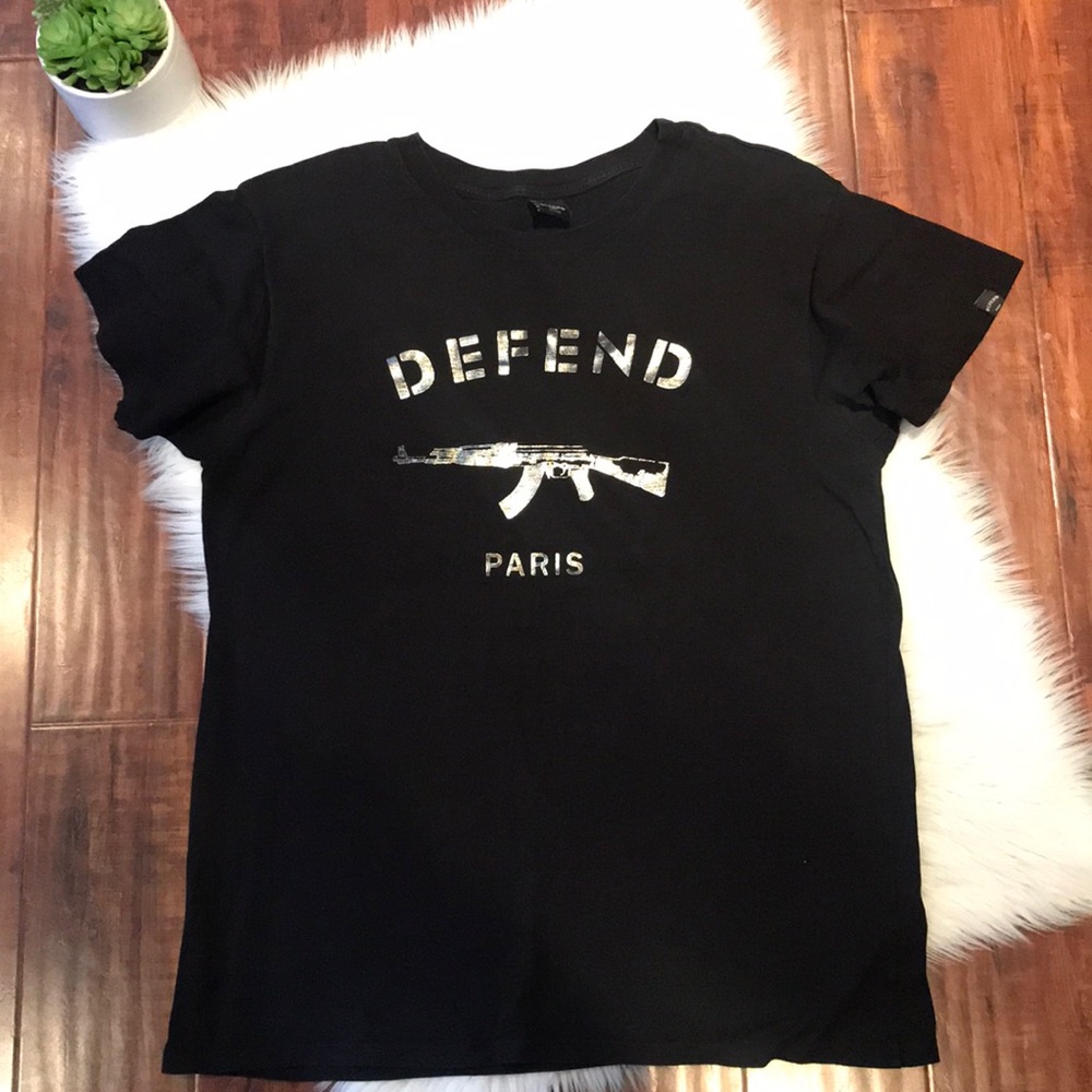Defend Paris short sleeve tee.
